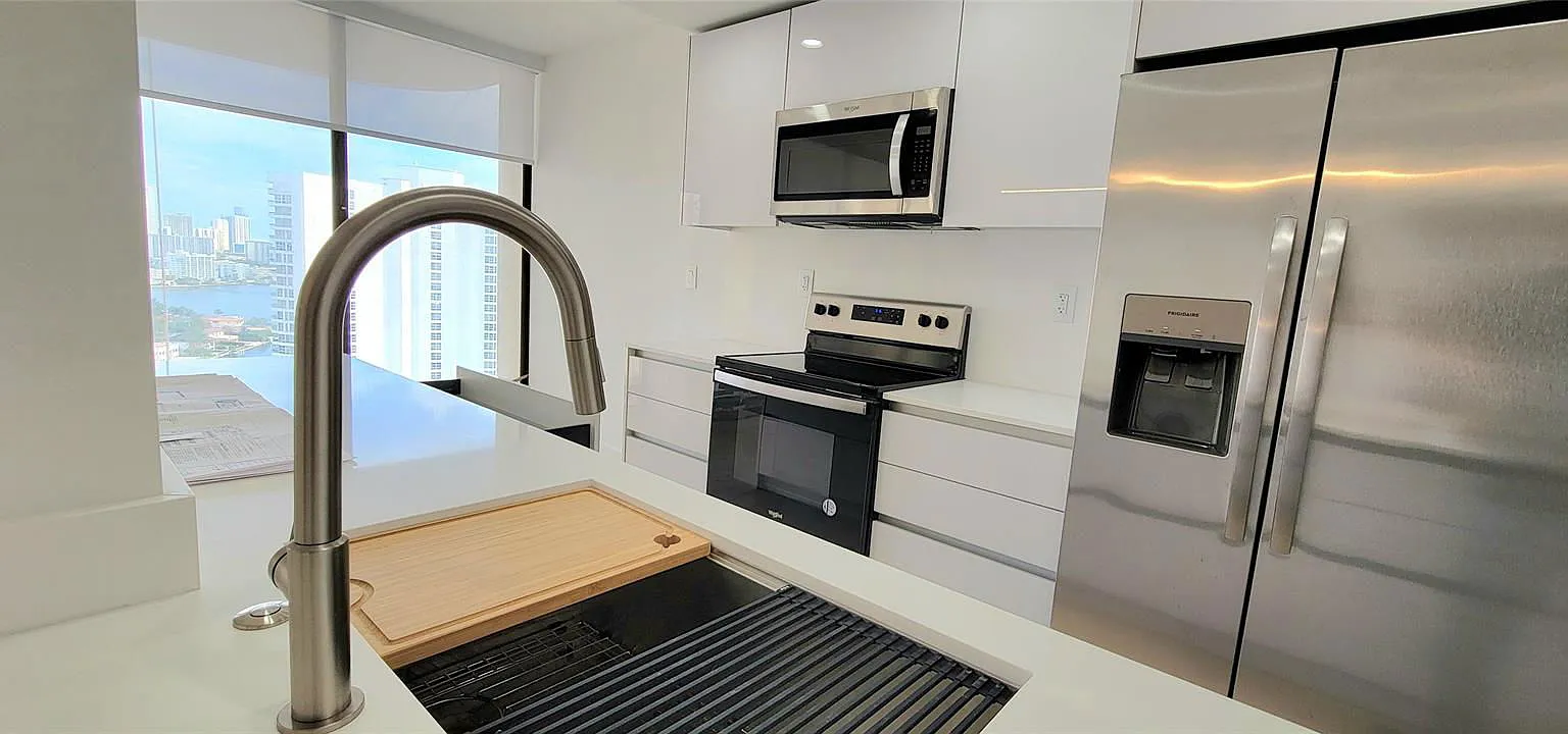 2 bed, 2.0 bath, 1677 sqft, $3,800 — Photo 1
