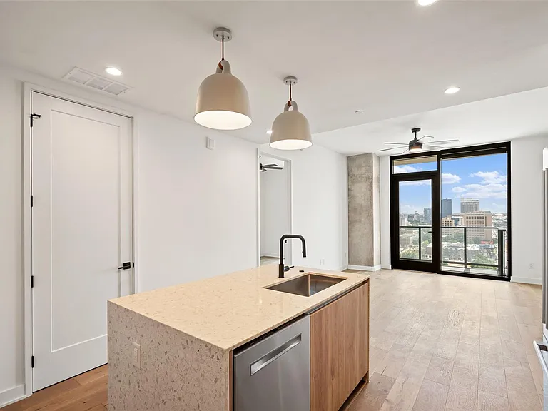 84 East Ave #1803 — Photo 6