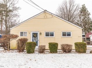 2863 Archwood Pl, Cuyahoga Falls, OH 44221
