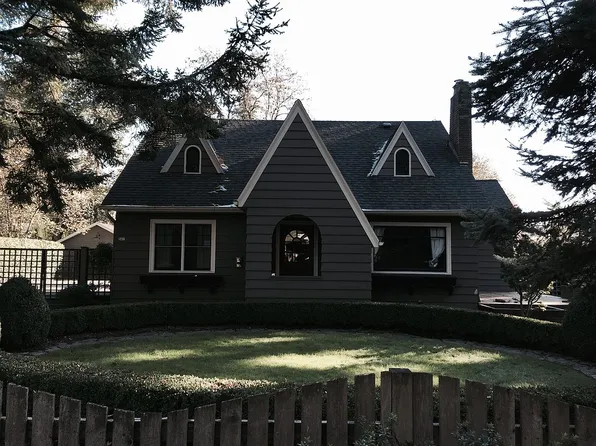 547 5th St, Lake Oswego, OR 97034
