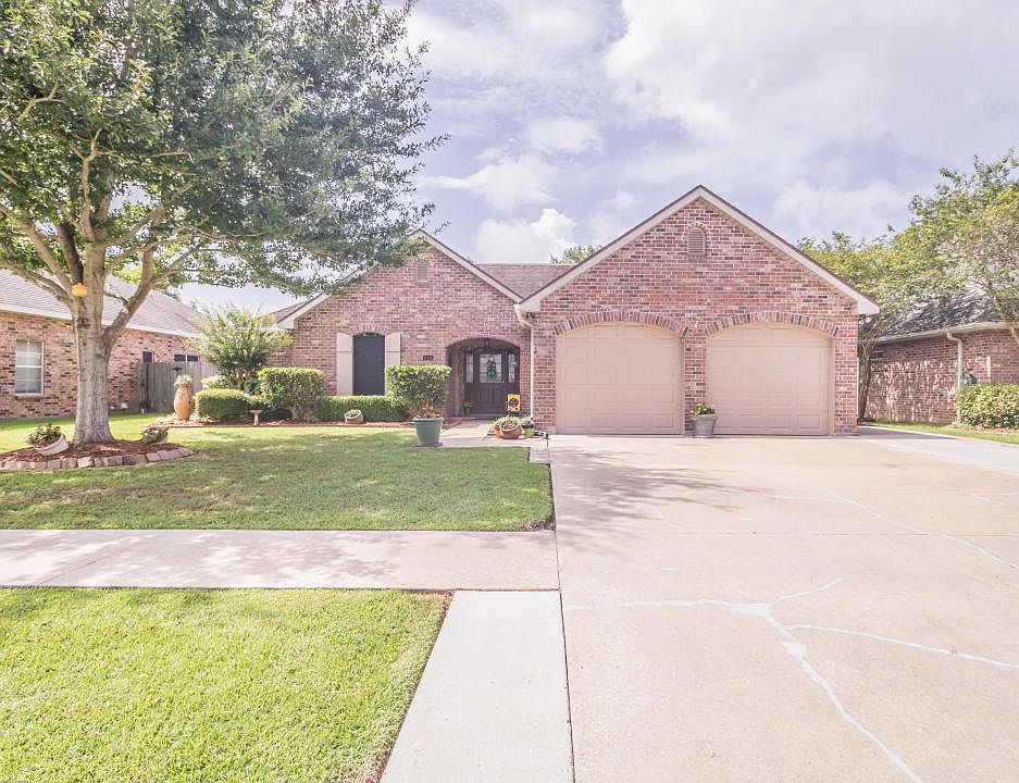 1st image of 612 Wind Haven Ln
