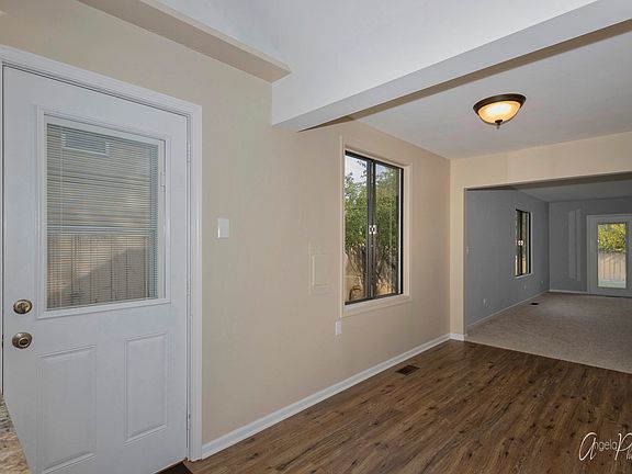 2nd image of 4918 Parkview Dr