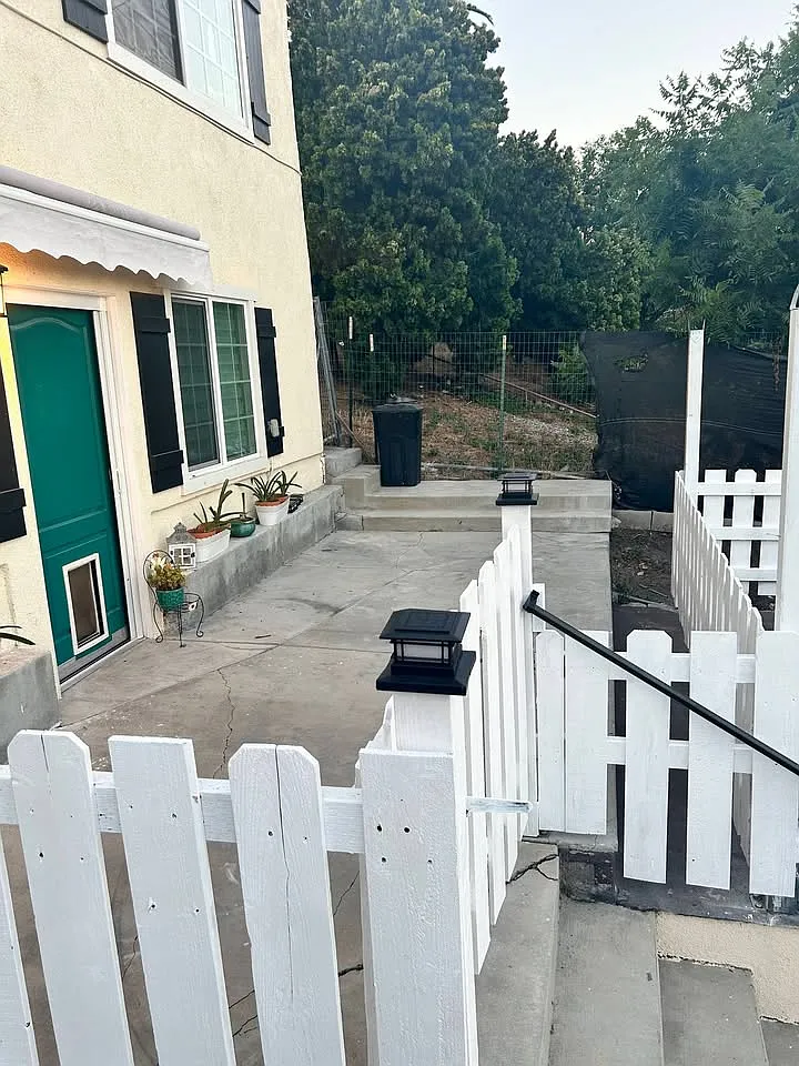 Studio, 650 sqft, $2,500 — Photo 2