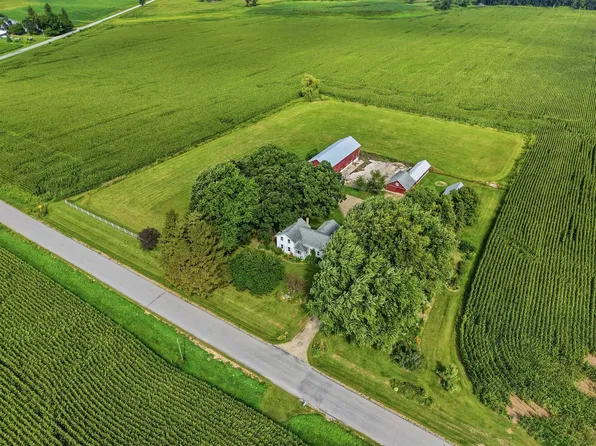 W5102 Bradley Rd, Rio, WI 53960