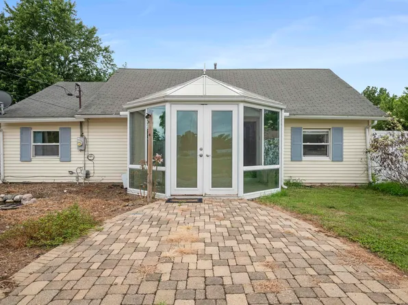 9423 S Mapleton Rd, Mapleton, IL 61547