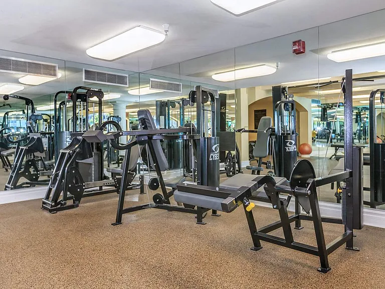 STATE-OF-THE-ART FITNESS CENTER