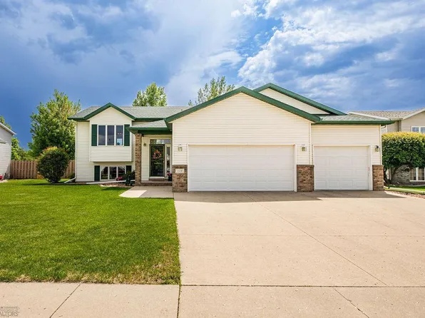 1119 6th Ave W, West Fargo, ND 58078