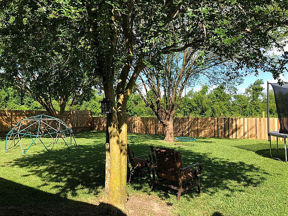 2nd image of 504 Shadowlawn Dr