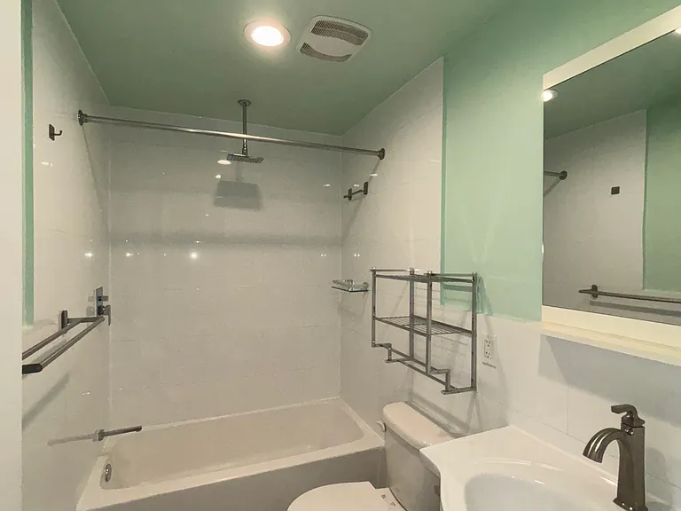 249 S 49th St #214 — Photo 14