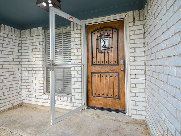 3722 Brier Gardens Dr — Photo 14