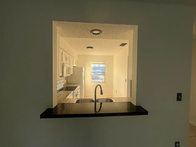 354 Camillia Ln #B — Photo 5