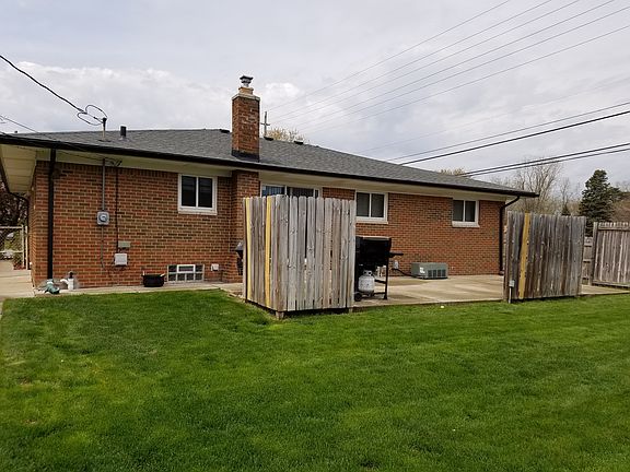 4th image of 36884 Manning Ct