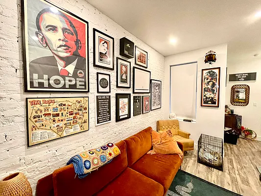 Rented by Pear NYC LLC | media 38