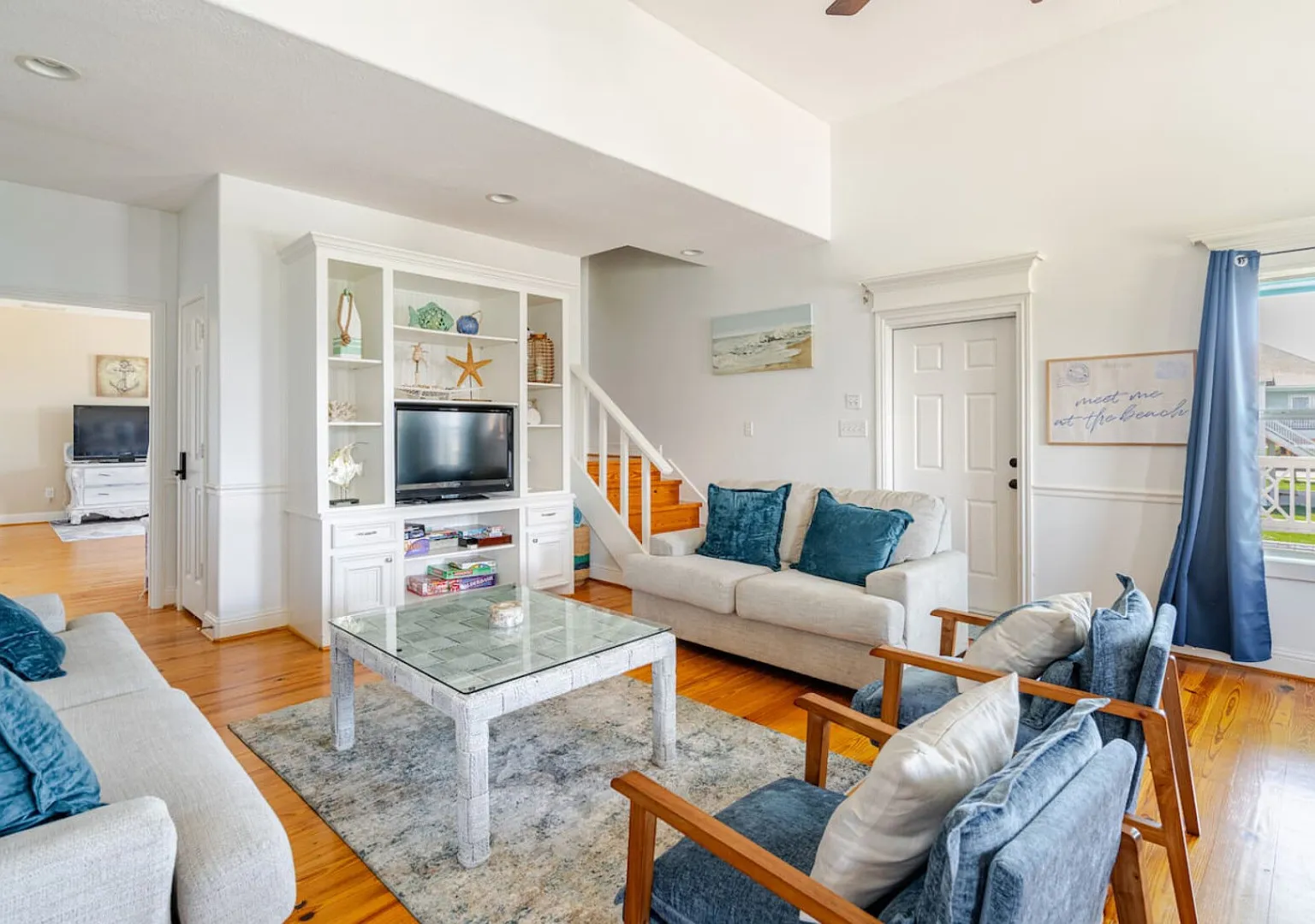 Beach Views, 3 King Suites, 15 Guests - Sunzout — Photo 2