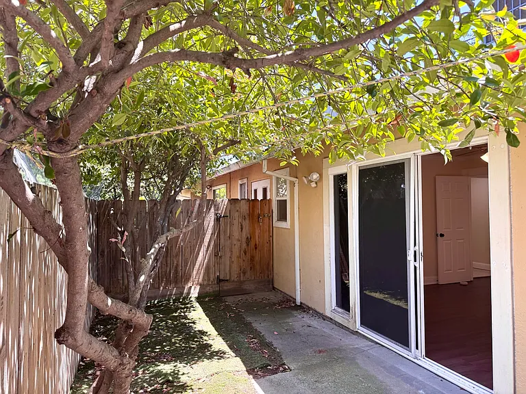 8815 Kelley Dr — Photo 14