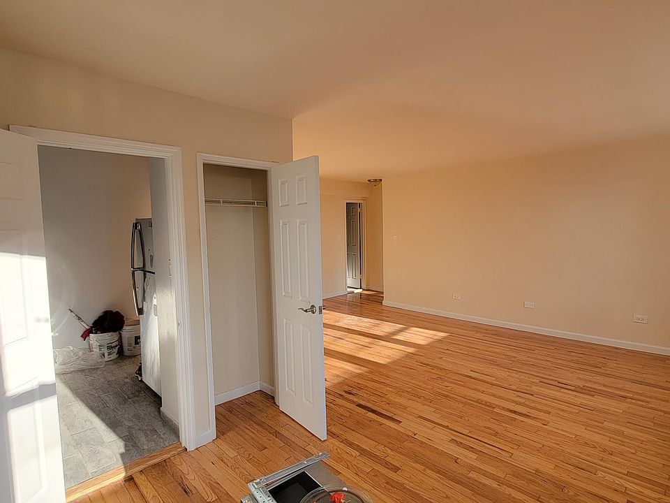 1st image of 3324 Parsons Blvd APT 2A