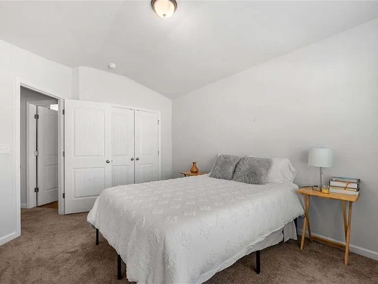 925 Lakehaven Ln — Photo 17