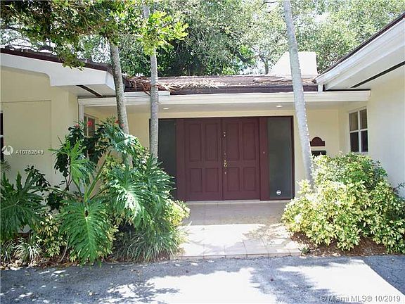 5th image of 4120 University Dr