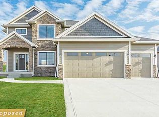 906 Baileys Grove Dr, Adel, IA 50003