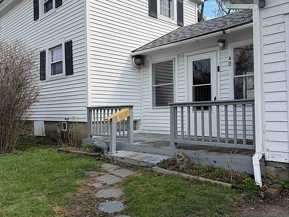 2nd image of 40 Pleasant St