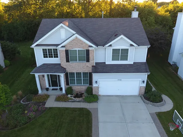 3061 Shenandoah Dr, Carpentersville, IL 60110