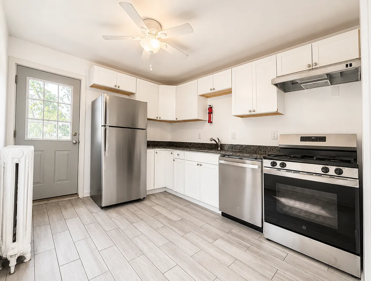 2 bed, $1,295 — Photo 2