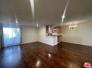5330 Zelzah Ave APT 4, Encino, CA 91316