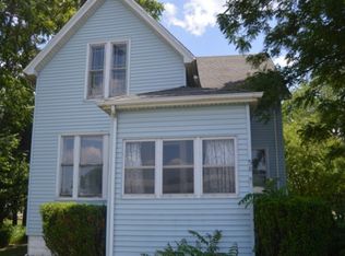 58 S Locust St, Manteno, IL 60950