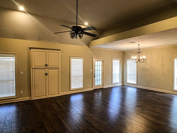 4th image of 2117 W Fairway Dr