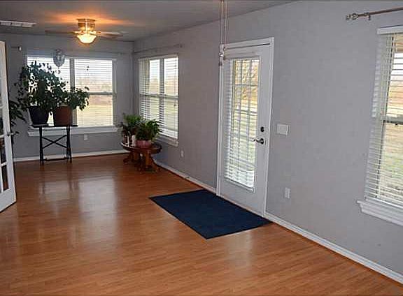 2nd image of 201 E Lakeview Dr