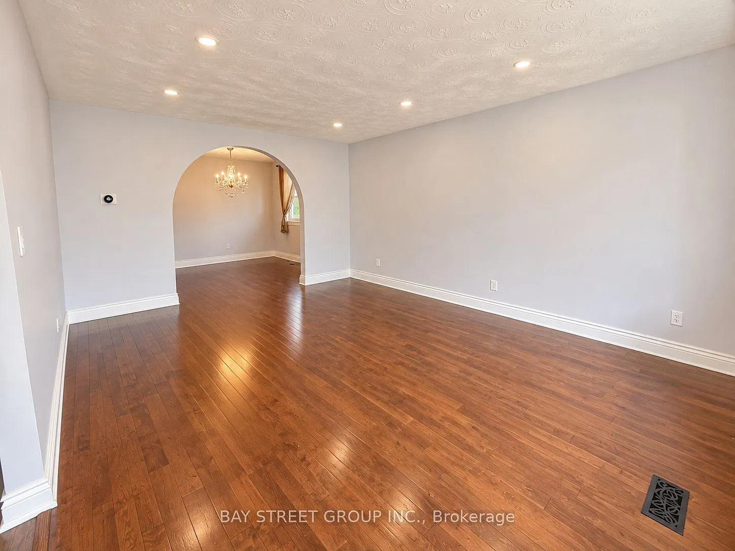 3 bed, $2,450 — Photo 2