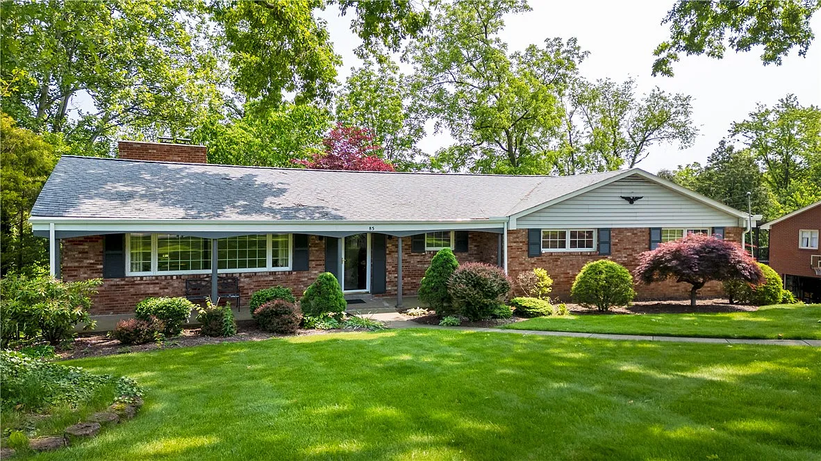 85 Marwood Dr photo 1