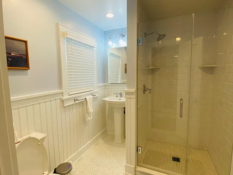 111 Lynbrook Ave — Photo 18
