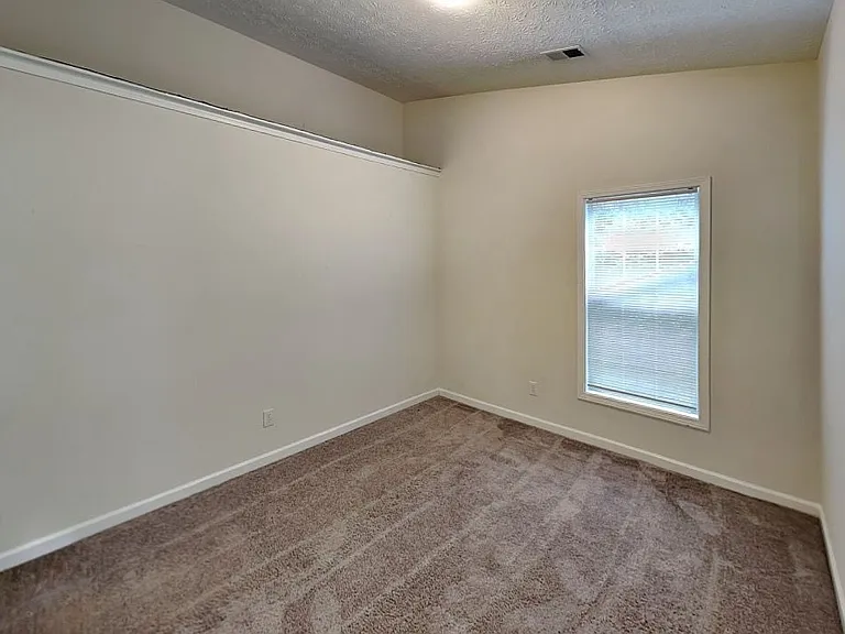 2416 Miller Oaks Cir — Photo 12