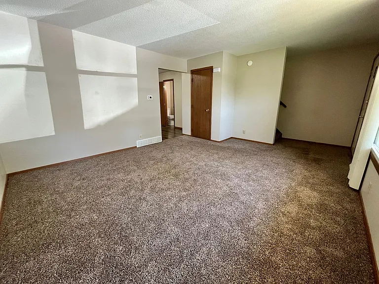 3804 S Hawthorne Ave — Photo 7