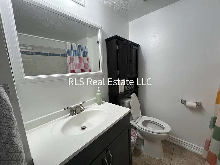 1541 N Riverside Ave #15 — Photo 5