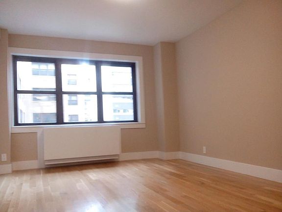 4th image of 301 E 47th St APT 16A