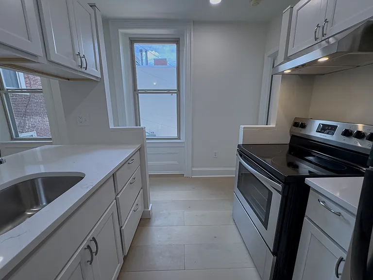 1703 Green St #5 — Photo 16