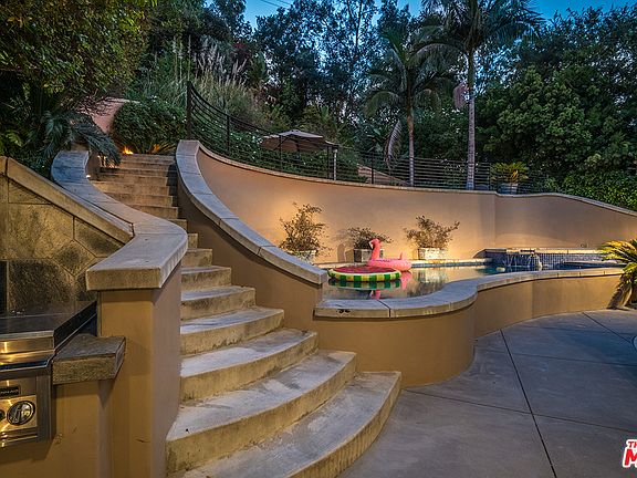 4th image of 3617 Lankershim Blvd