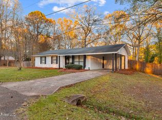 1005 Raintree Dr N, Pelahatchie, MS 39145