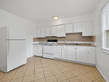 1st image of 524 E New York St #9564785738
