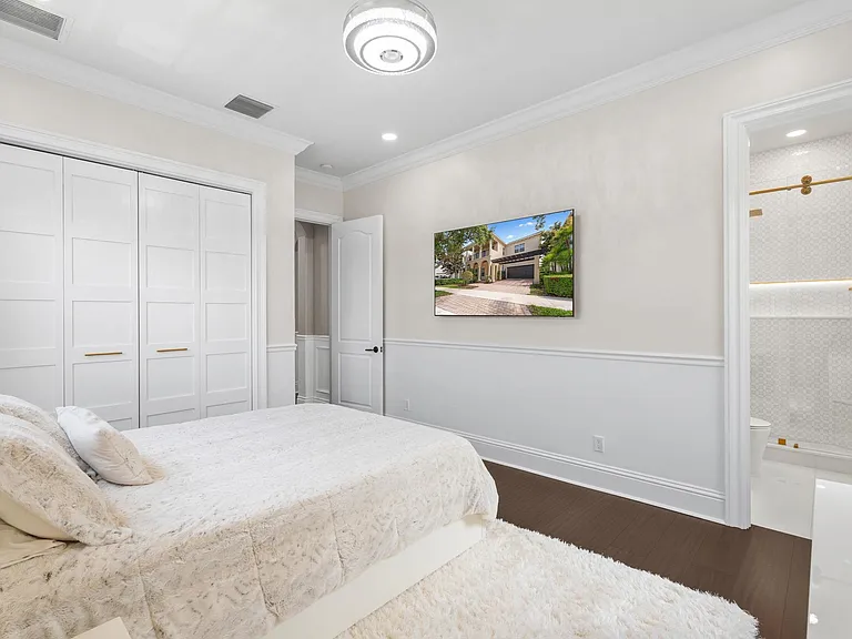 112 Tulip Tree Ct — Photo 36