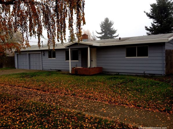 546 45th Pl NE