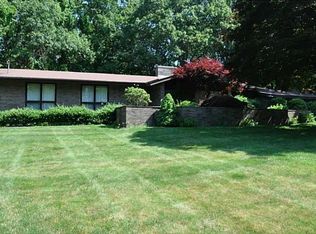 15 Sunset Dr, East Greenwich, RI 02818