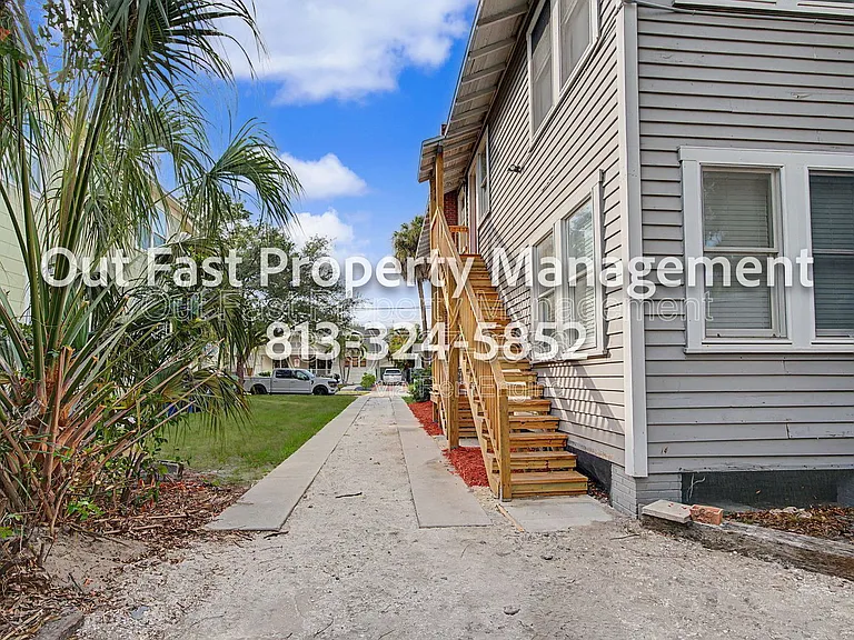 1718 W Hills Ave #D — Photo 35