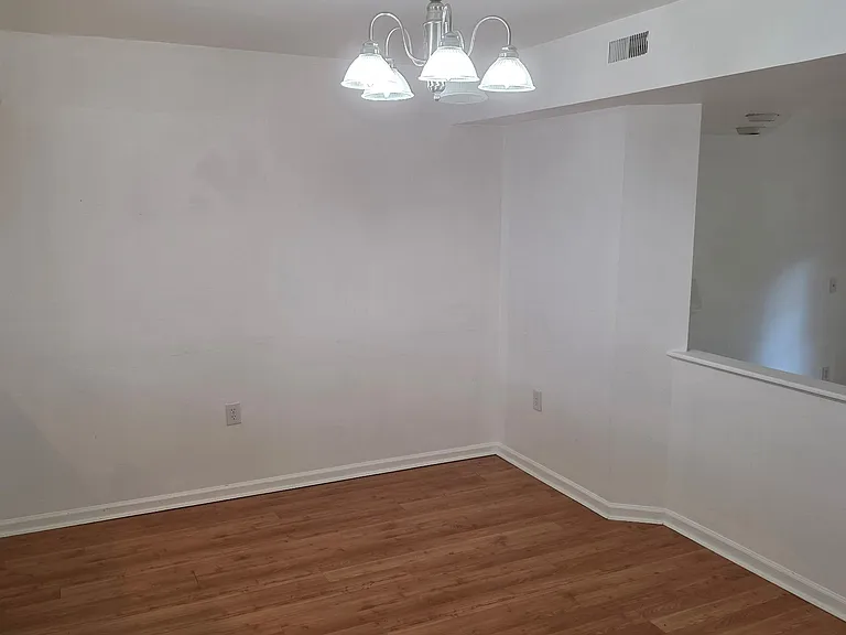 131 Freedom Ct — Photo 7