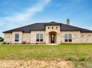 344 Abrego Lake Dr, Floresville, TX 78114