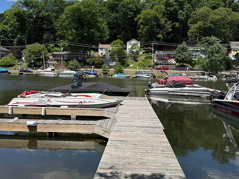 8 W River Styx Rd #B — Photo 4