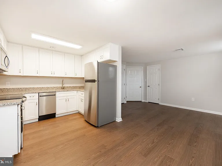 3183 Main St #2 — Photo 6