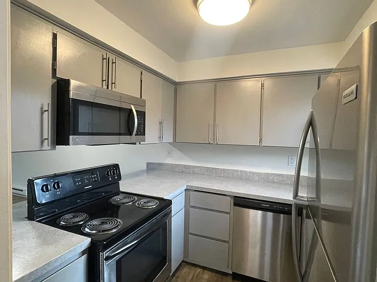 Park Place East — Photo 27